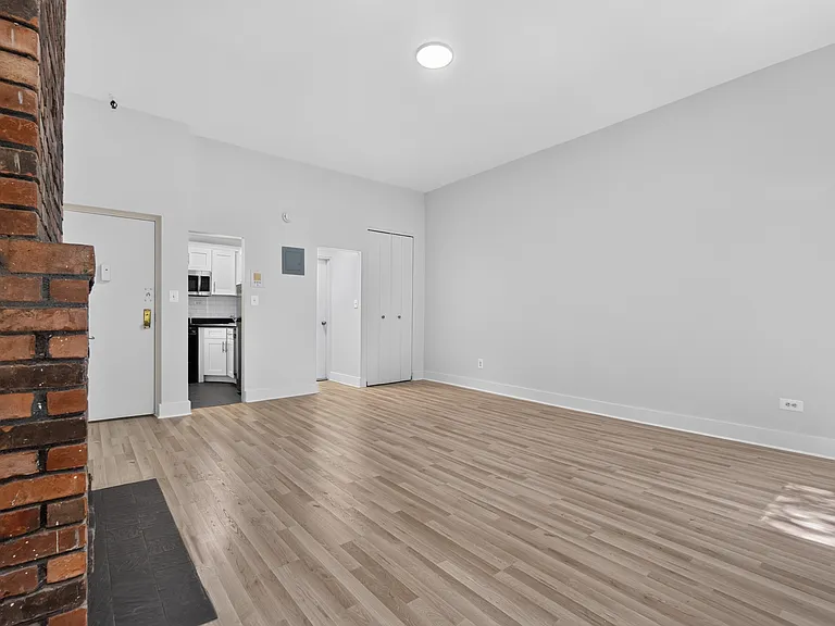 151 W 87th St #2D — Photo 8