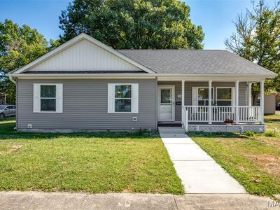 704 N Monroe St, Litchfield, IL, 62056