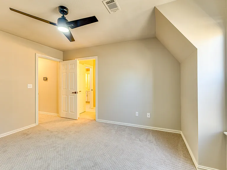 4608 E 94th St — Photo 30