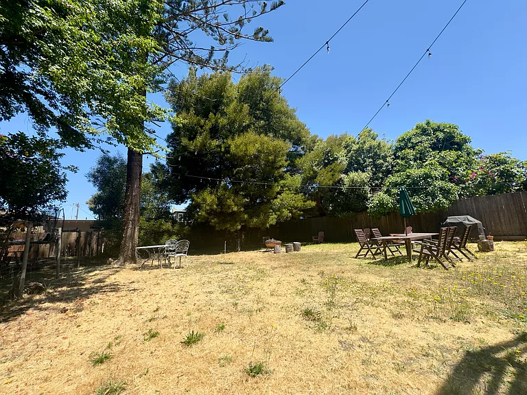 1939 Stuart St #4 — Photo 27