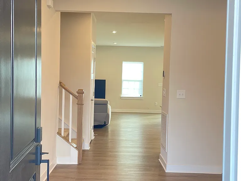 1840 Meredith Pl — Photo 3