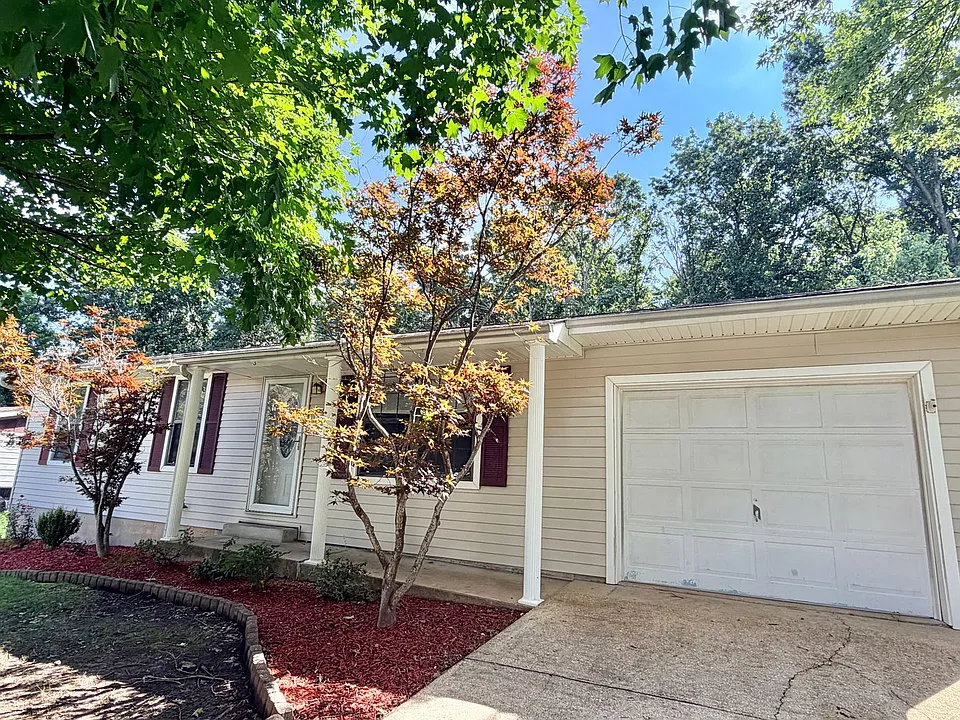2622 Camelot Ct