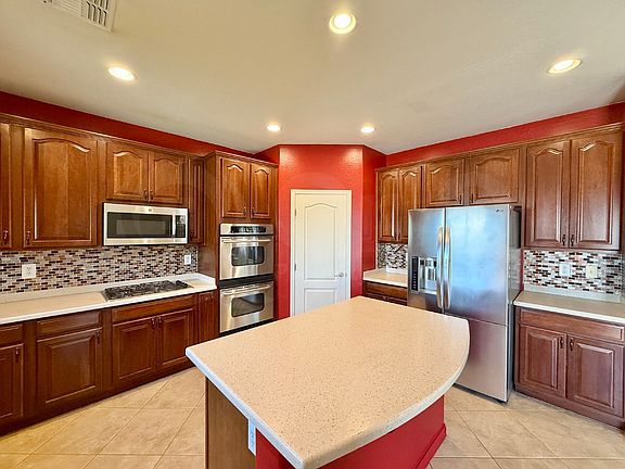 3rd image of 16438 W Rowel Rd