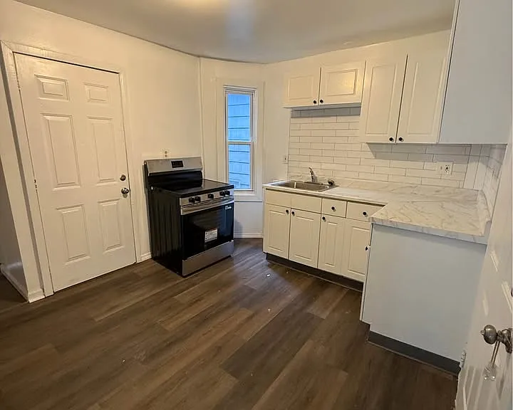 222 Howard Ave #2 — Photo 5
