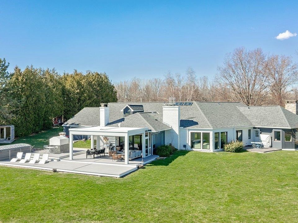1st image of 431 McGregor Point