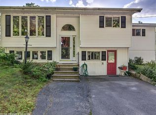 114 Warren Rd, Pittston, ME 04345