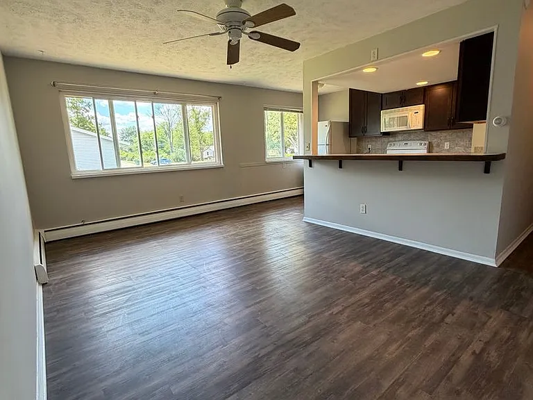 6438-6692 Martinie Dr — Photo 3