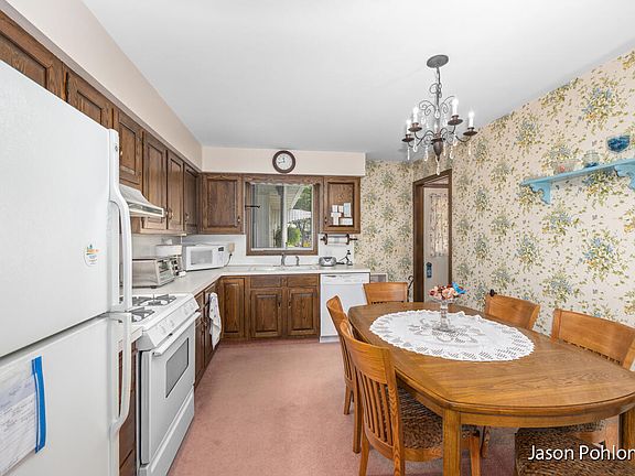 4th image of 5707 Leisure South Dr SE