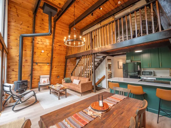 275 Pam's Hill Road, Wardsboro, VT 05355