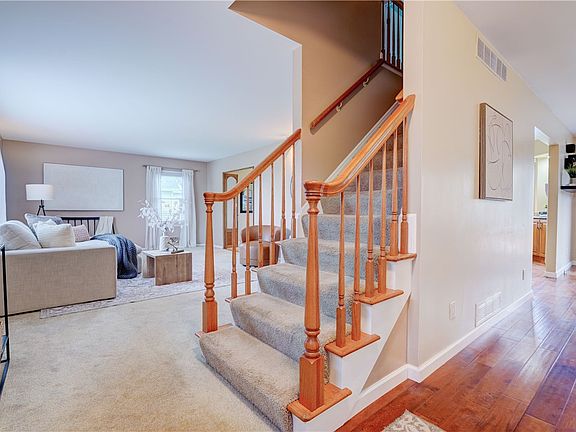 5th image of 94 Long Pond Rd