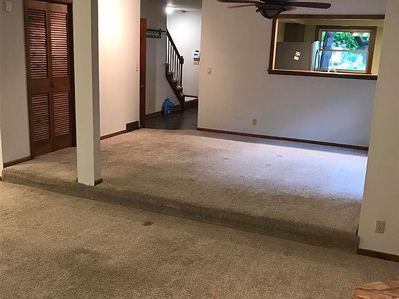 4th image of 1113 Edgewood Cir