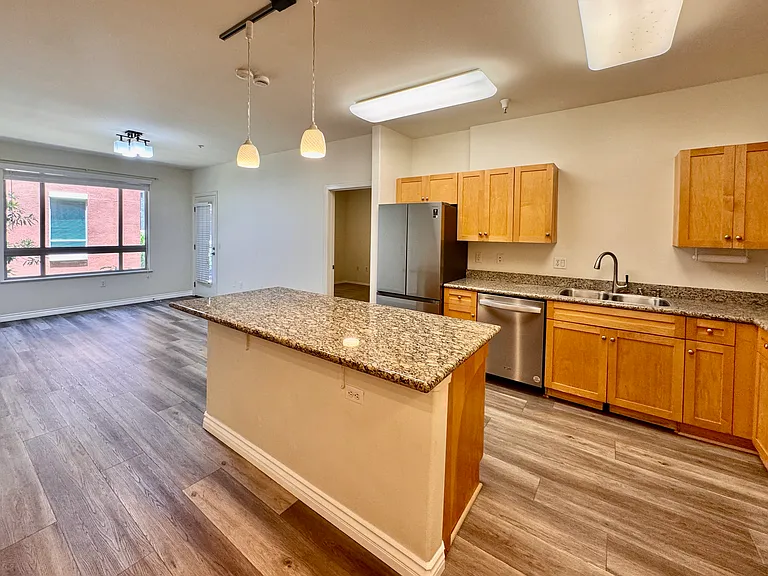 100 S Alameda St #261 — Photo 3