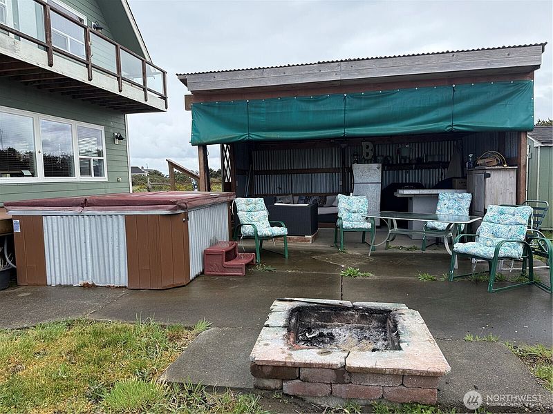 3rd image of 477 Broadmoor Court SW