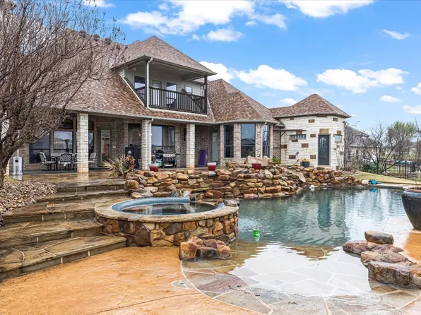 1505 Bentwater Pkwy, Granbury, TX 76049
