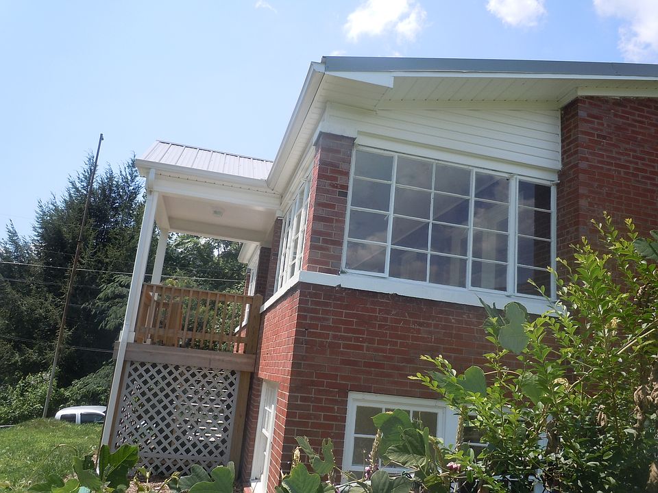 1st image of 611 Perkins Hill