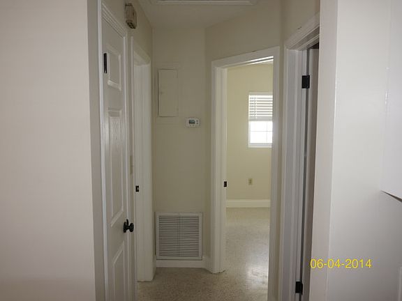 3rd image of 307 E Spruce St