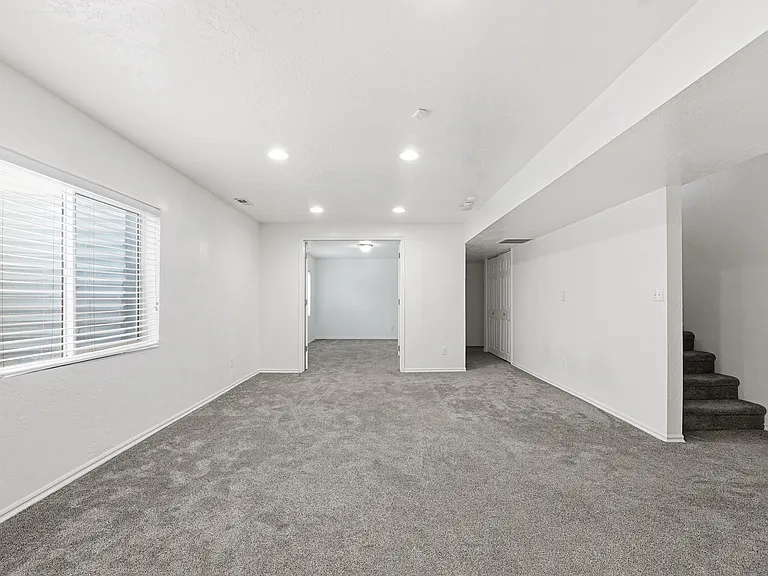 2156 E Frontier St — Photo 11