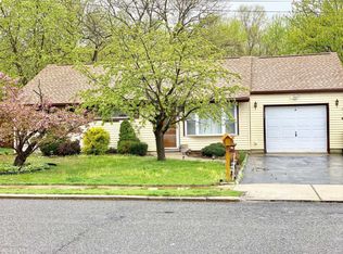 6 Monterey Dr, Hazlet, NJ 07730