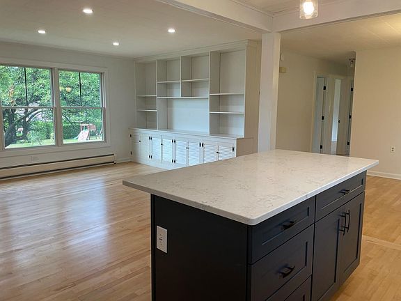 4th image of 17 Fairwood Heights