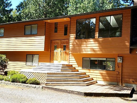 Private Home on 1 acre