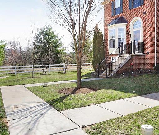 4th image of 16 Wash House Cir