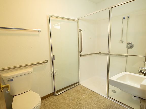 4th image of 201 N Cedar St #4