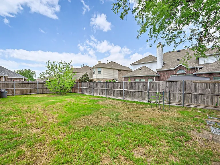 2716 Eastland Dr — Photo 39