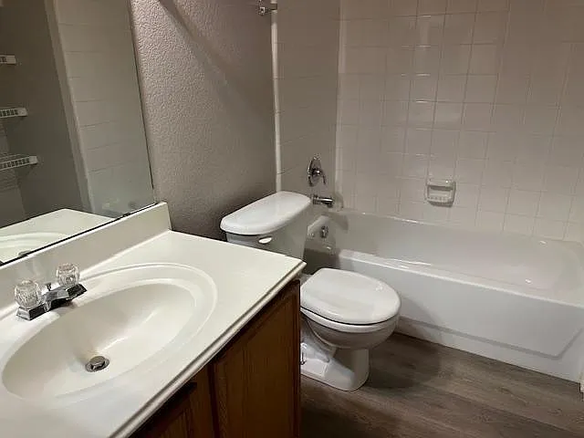 2424 Rolling Ridge Dr — Photo 16