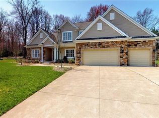 3560 Swan Lake Ln, Erie, PA 16506