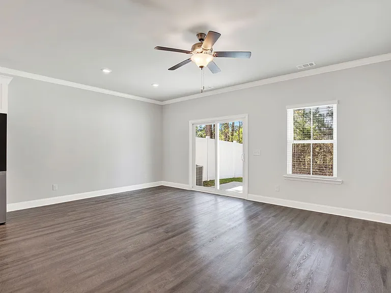 77 Dorsey Dr — Photo 13