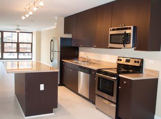 600 W Diversey Pkwy APT 204, Chicago, IL 60614