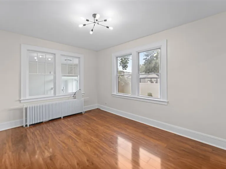 2215 N Wood Ave — Photo 6