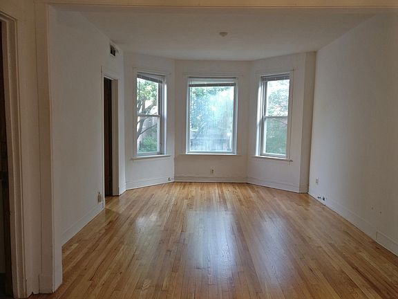 2nd image of 2448 W Eastwood Ave #2