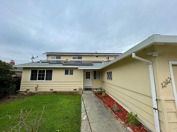 3rd image of 1212 Redoaks Dr