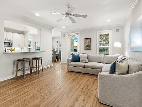 4th image of 2016 Pine Island Cir