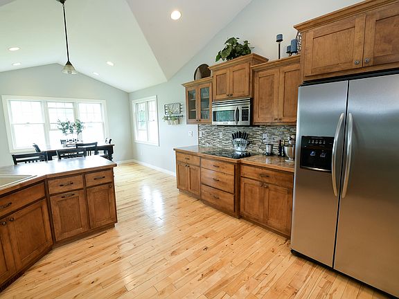 5th image of 246 Christian Dr