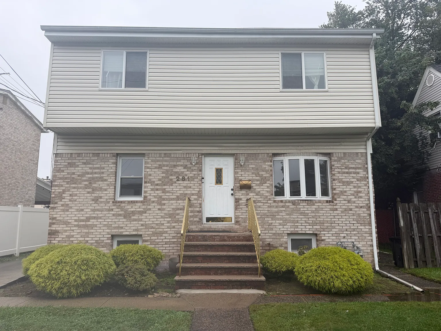 4 bed, $3,300 — Photo 1