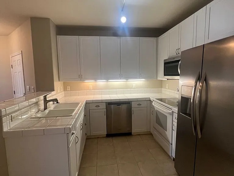 1601 India St #312 — Photo 9