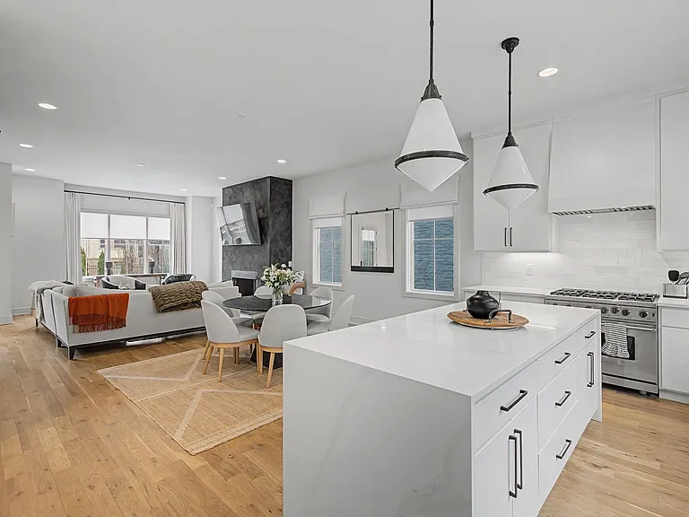 1109 Bate Ave #2 — Photo 11