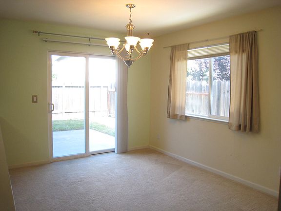 3rd image of 7017 Forest Hill Dr
