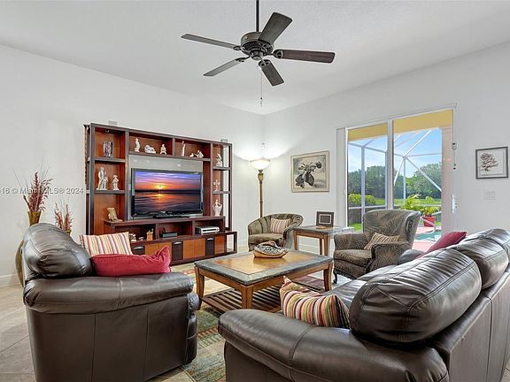 3rd image of 6932 Lakeside Cir S