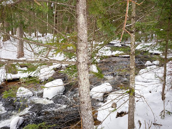 4th image of 896 Standish Rd