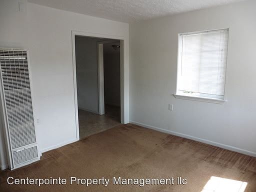 2nd image of 551 NW Douglas Blvd