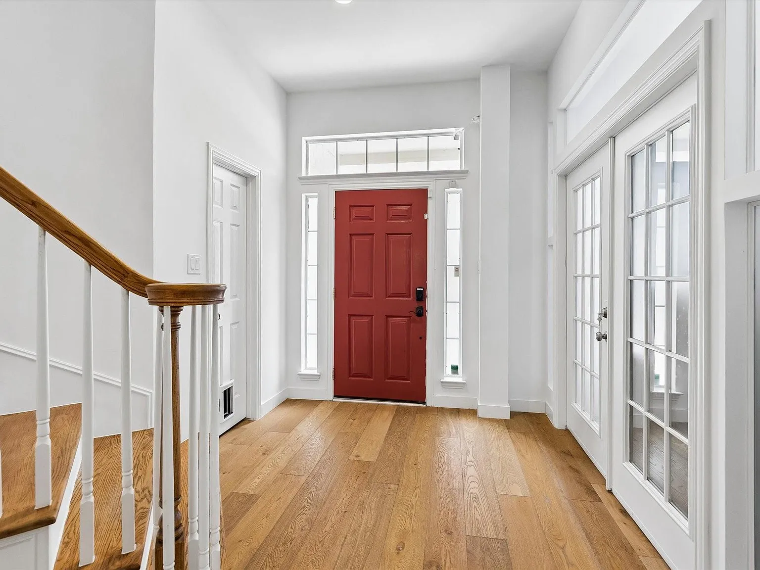 4 bed, 3.5 bath, 3200 sqft, $13,500 — Photo 4