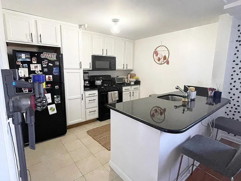 355 I St SW #203 — Photo 16