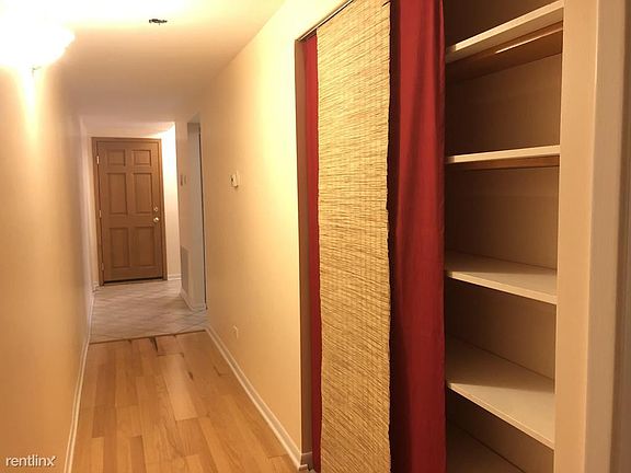 4th image of 4014 N Clarendon Ave