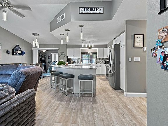 3rd image of 4211 AUGUSTINE ROAD