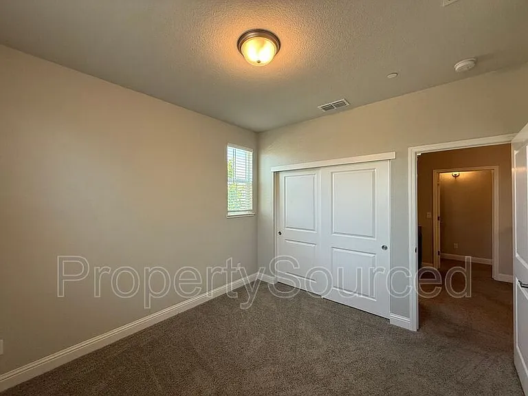 948 Posey St — Photo 47