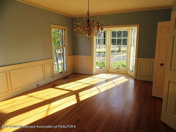 5th image of 111 Cypress Ave