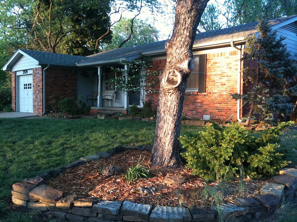 Front of house - spring/summer